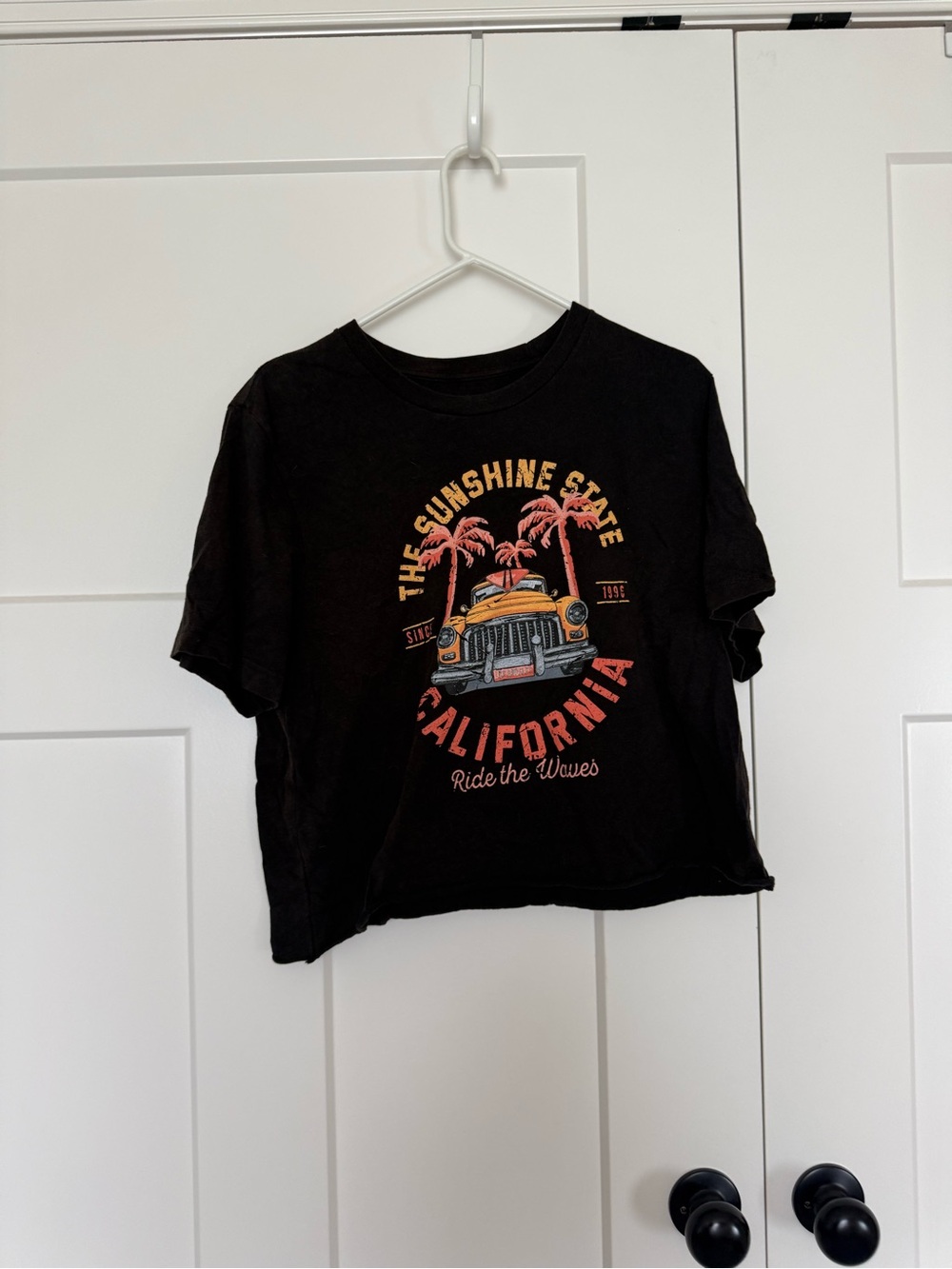 California Graphic Crop Tee - Black